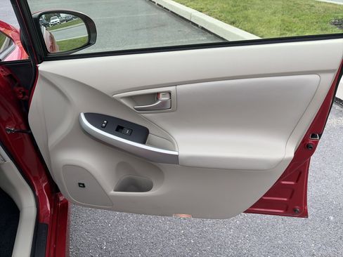 Used 2015 Toyota Prius Four FWD image 25