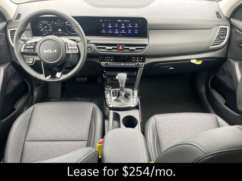 New 2026 Kia Seltos EX image 17