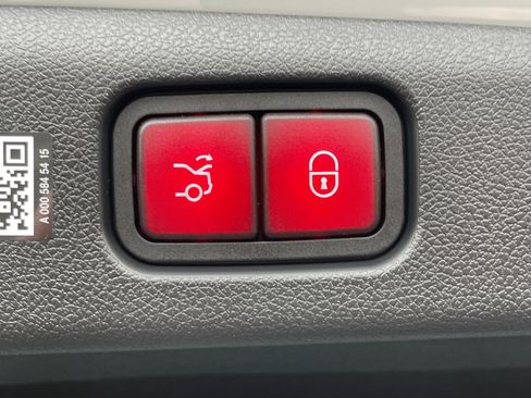 New 2026 Mercedes-Benz E 53 AMG e 4MATIC Sedan image 12