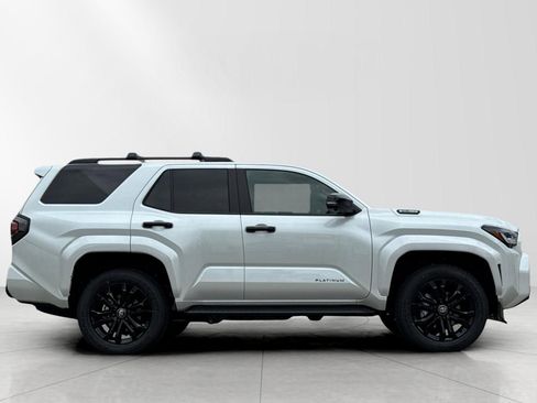 New 2026 Toyota 4Runner 4WD image 2