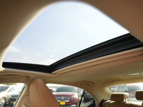 Used 2016 Lexus IS 200t w/ Premium Package image 11