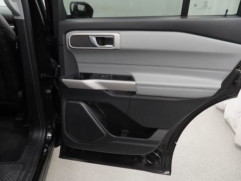 Used 2022 Ford Explorer XLT w/ Equipment Group 202A image 49