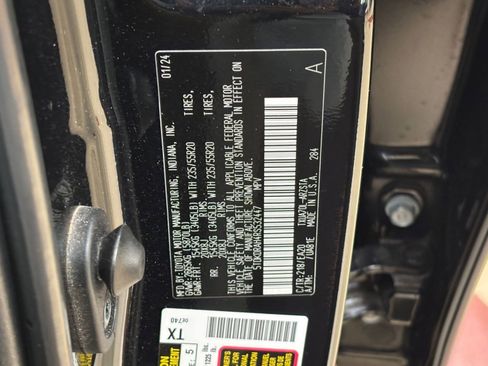 Used 2024 Toyota Highlander XSE FWD image 32