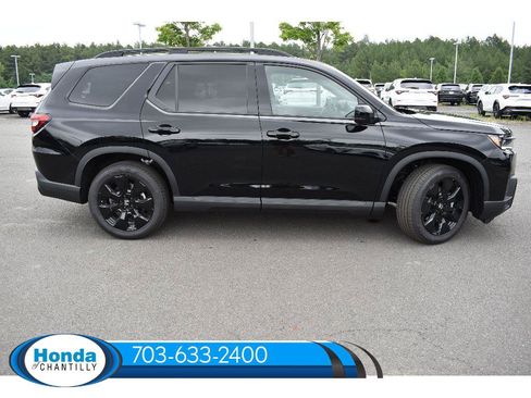 New 2026 Honda Pilot Black Edition image 8