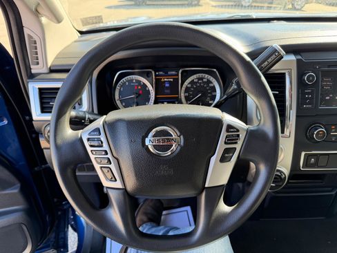 Used 2019 Nissan Titan SV AWD/4WD image 19