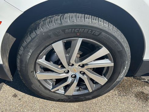 Used 2023 Chevrolet Equinox LT AWD/4WD image 9