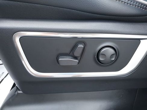 New 2026 RAM 1500 Laramie AWD/4WD image 18