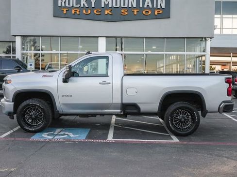 Used 2022 Chevrolet Silverado 2500 LT w/ Convenience Package image 14