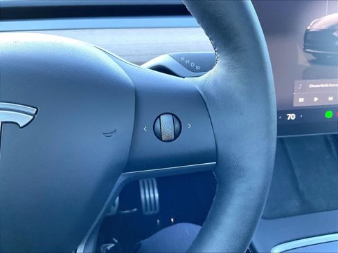 Used 2024 Tesla Model Y Performance AWD/4WD image 21