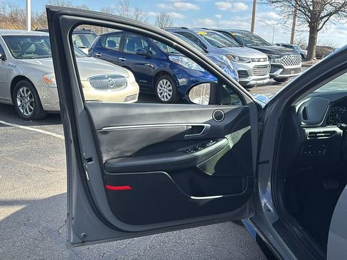 Used 2022 Hyundai Sonata SEL w/ Convenience Package image 11