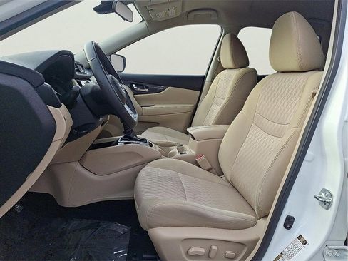 Used 2020 Nissan Rogue SV image 25