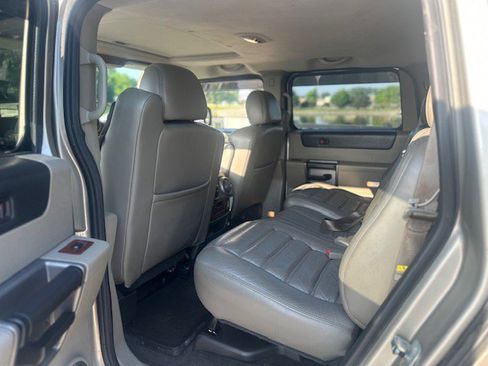 Used 2003 HUMMER H2 Luxury w/ Preferred Equipment Group image 28