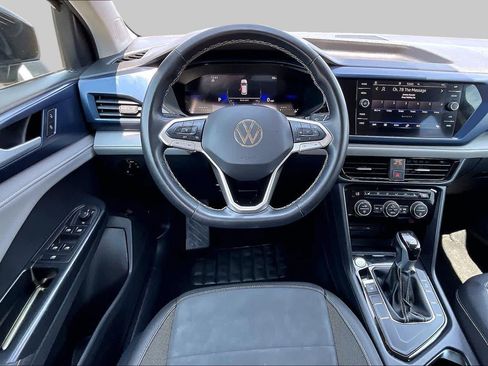 Used 2024 Volkswagen Taos SE FWD image 6