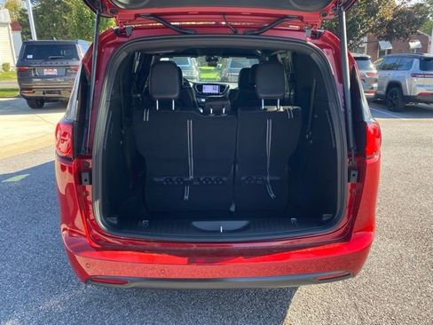 New 2026 Chrysler Voyager LX FWD image 7