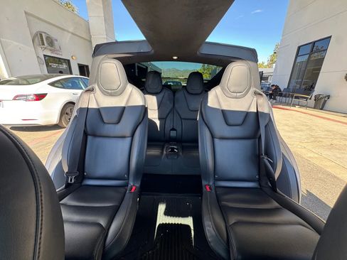 Used 2022 Tesla Model X Plaid image 12