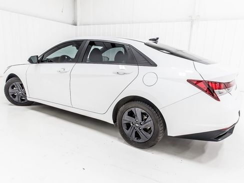 Used 2023 Hyundai Elantra SEL image 4