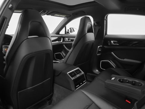 Used 2023 Porsche Panamera 4 image 39