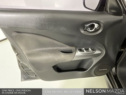 Used 2015 Nissan Juke SV w/ Technology Package image 17