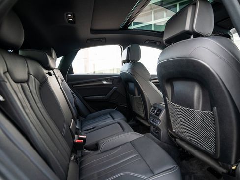 Used 2023 Audi Q5 2.0T Premium w/ Convenience Package image 39