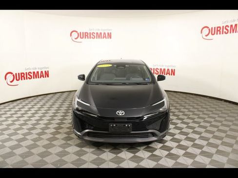 Used 2025 Toyota Prius LE FWD image 12