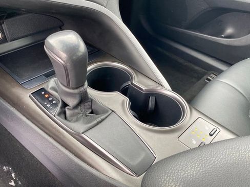 Used 2023 Toyota Camry SE image 10