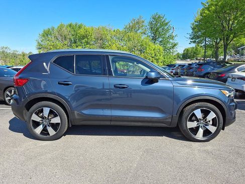 Used 2021 Volvo XC40 T5 Momentum w/ Premium Package AWD/4WD image 7