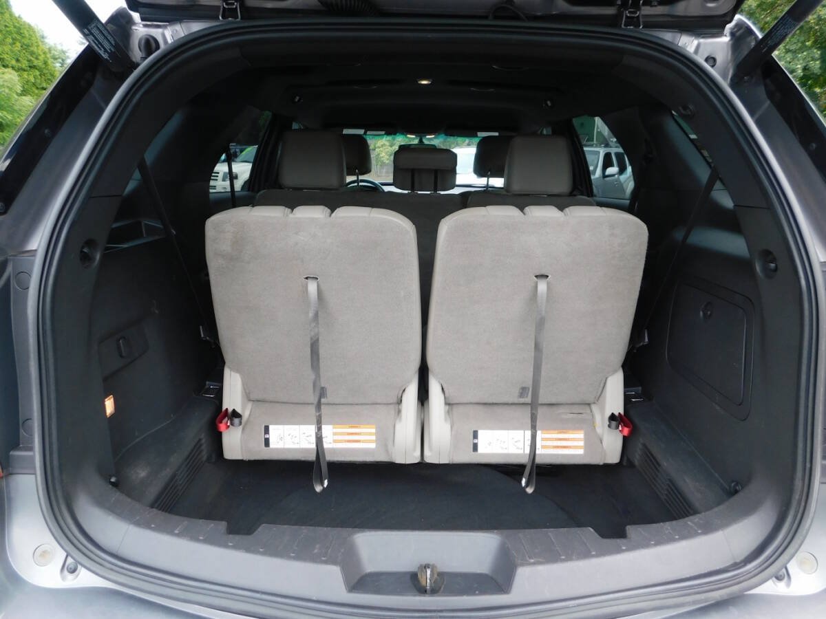 Used 2014 Ford Explorer XLT w/ Equipment Group 202A AWD/4WD image 6