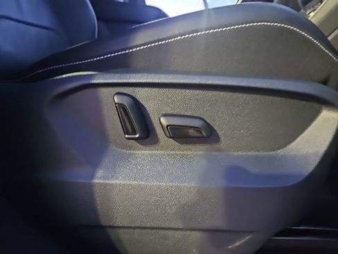 Used 2024 Volkswagen Tiguan SEL R-Line image 36