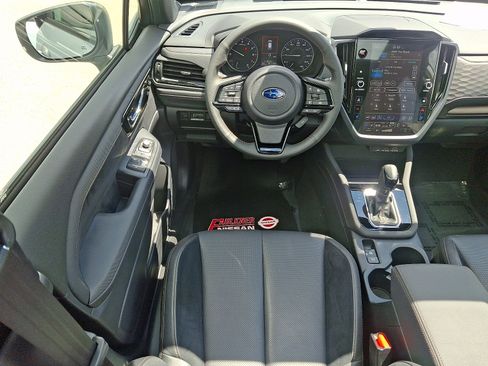 Used 2025 Subaru Forester Touring AWD/4WD image 2