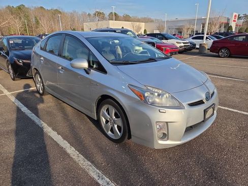Used 2010 Toyota Prius Five image 1