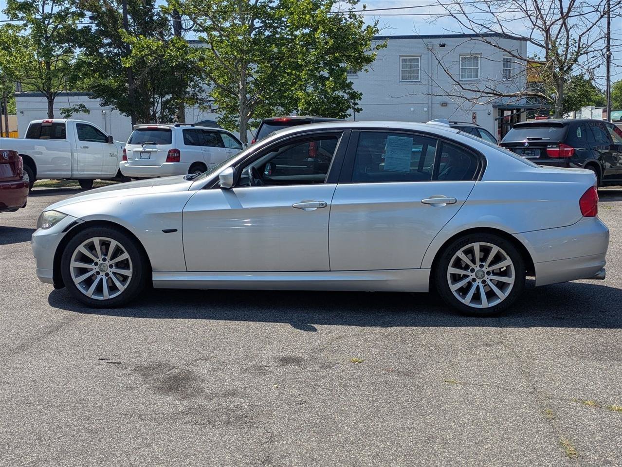 Used 2009 BMW 328i Sedan RWD image 6