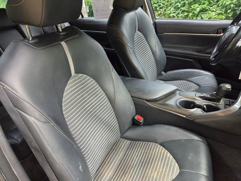 Used 2021 Toyota Camry SE FWD image 10