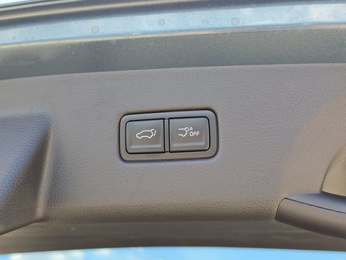 New 2027 Kia Carnival SX Prestige FWD image 11