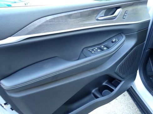 New 2025 Jeep Grand Cherokee Limited AWD/4WD image 14