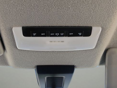 Certified 2025 Nissan Kicks Play S FWD image 11