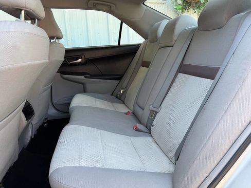 Used 2012 Toyota Camry LE FWD image 18