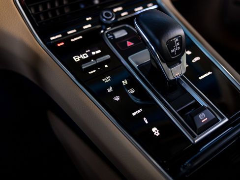 Certified 2023 Porsche Panamera Platinum Edition image 58