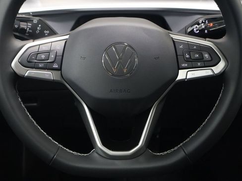 New 2026 Volkswagen Tiguan SE AWD/4WD image 17