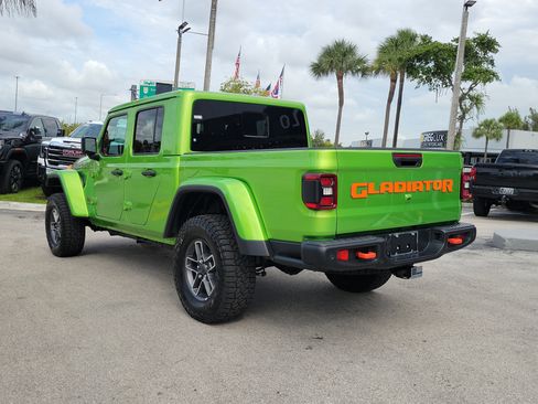Used 2025 Jeep Gladiator Mojave AWD/4WD image 7