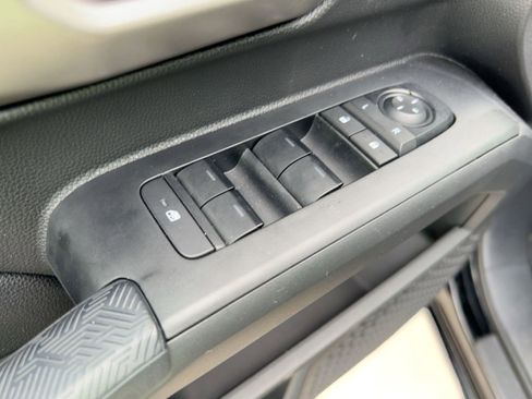 Used 2024 Toyota Tacoma SR5 image 21