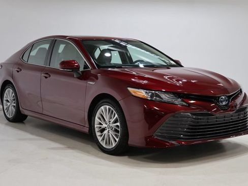 Used 2020 Toyota Camry XLE w/ Driver Assist Package FWD image 1