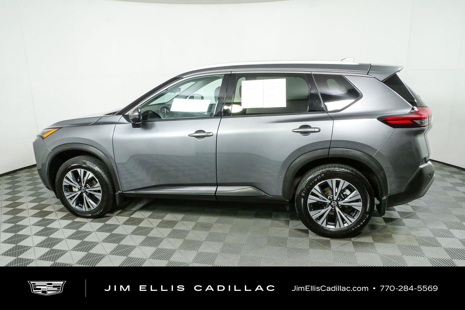 Used 2021 Nissan Rogue SV w/ Premium Package FWD image 29