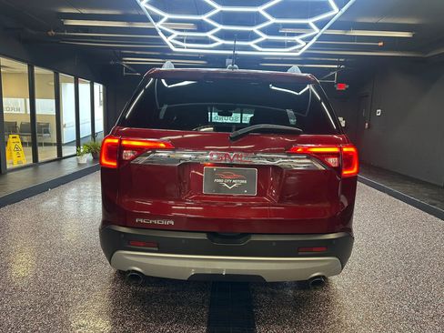 Used 2017 GMC Acadia SLT image 6