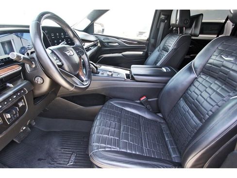 Used 2021 Cadillac Escalade ESV Sport Platinum w/ Heavy-Duty Trailer Package AWD/4WD image 6