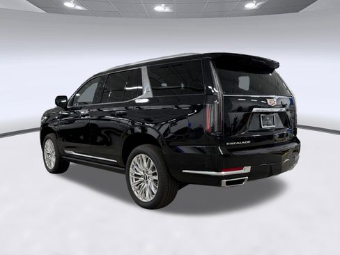 Certified 2026 Cadillac Escalade Luxury w/ Touring Package AWD/4WD image 3