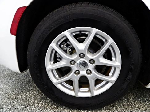 Used 2021 Chrysler Voyager LX FWD image 19