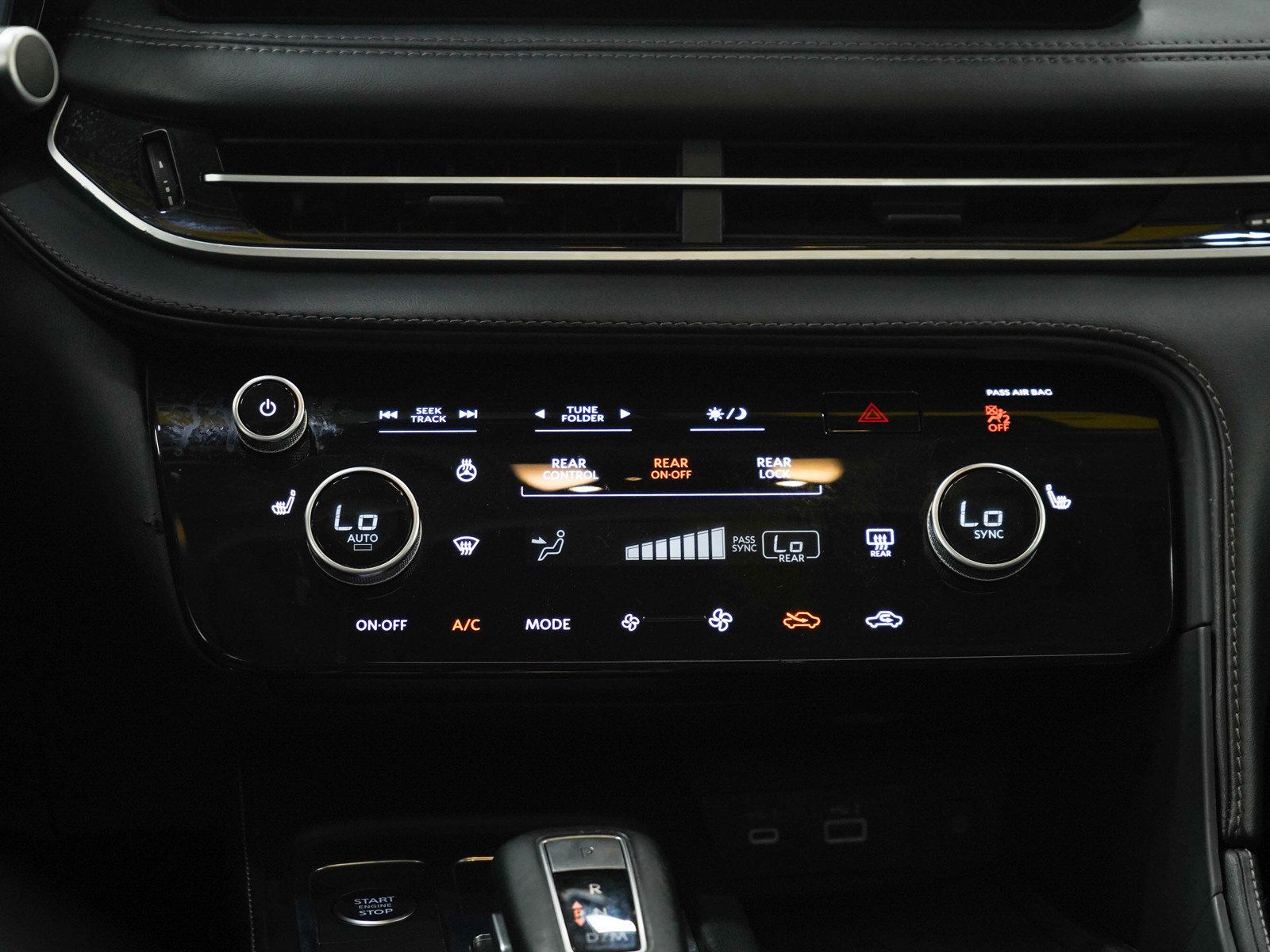 Used 2025 INFINITI QX60 Luxe AWD/4WD image 21