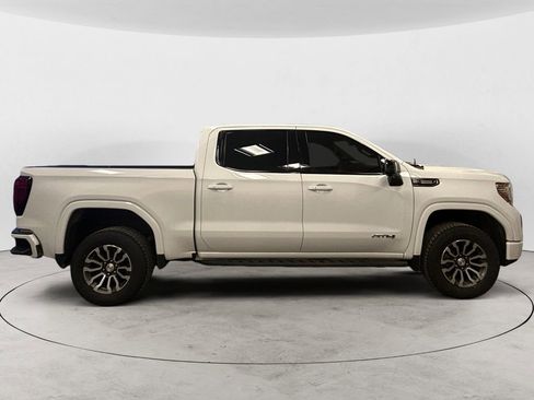 Used 2022 GMC Sierra 1500 AT4 w/ AT4 Premium Package AWD/4WD image 6