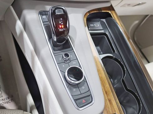 Used 2024 Cadillac Escalade Premium Luxury Platinum w/ Heavy-Duty Trailer Package image 30