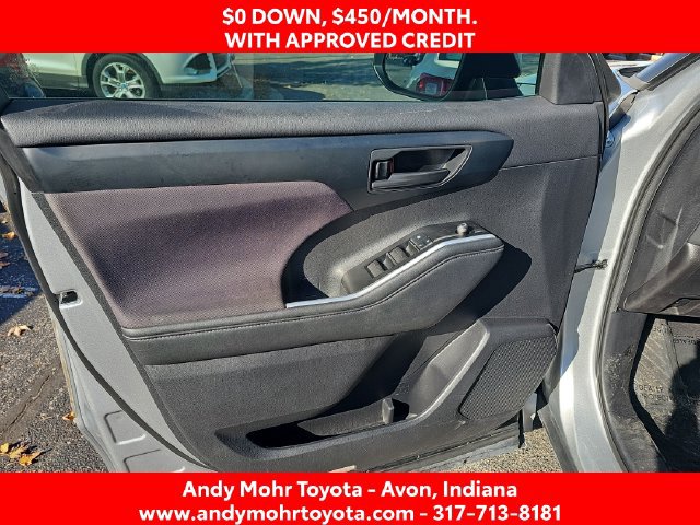 Used 2021 Toyota Highlander LE FWD image 11